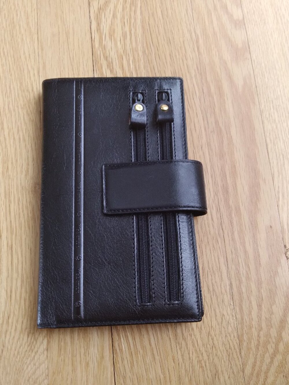 Elegant Black Wallet, Unique Design, Made in Italy